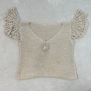 leona b weems beige offwhite crochet knit top preowned condition with some stain
